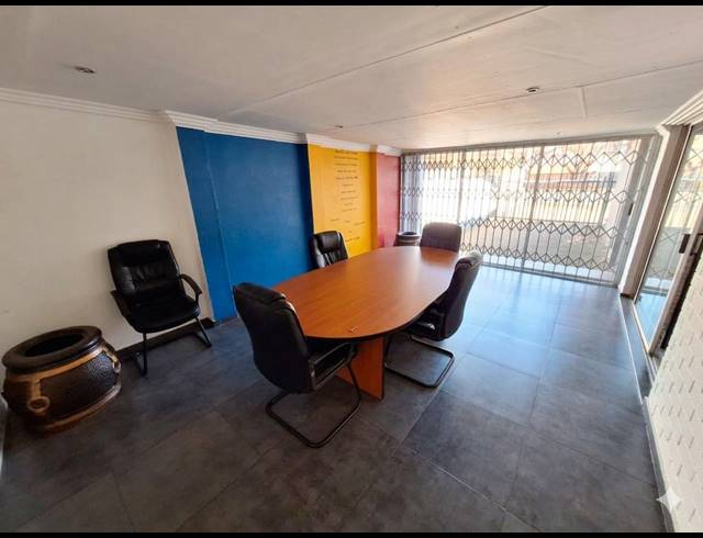6 BEDROOM HOUSE FOR SALE IN VANDERBIJLPARK CW 1